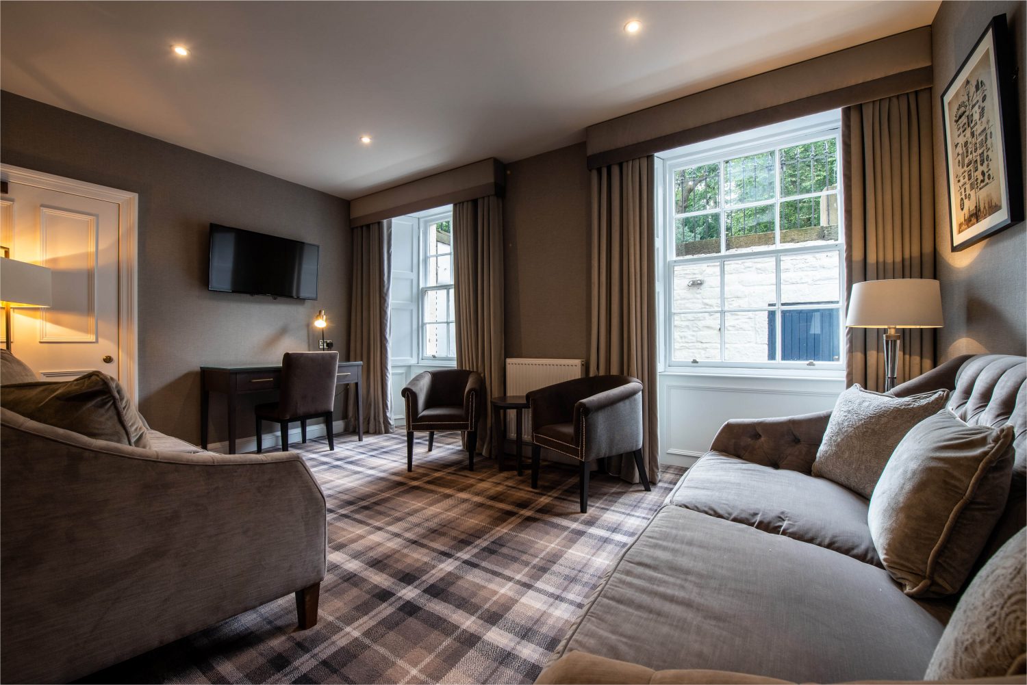 Mansions, Castles & Country Houses to Rent Ireland & Scotland